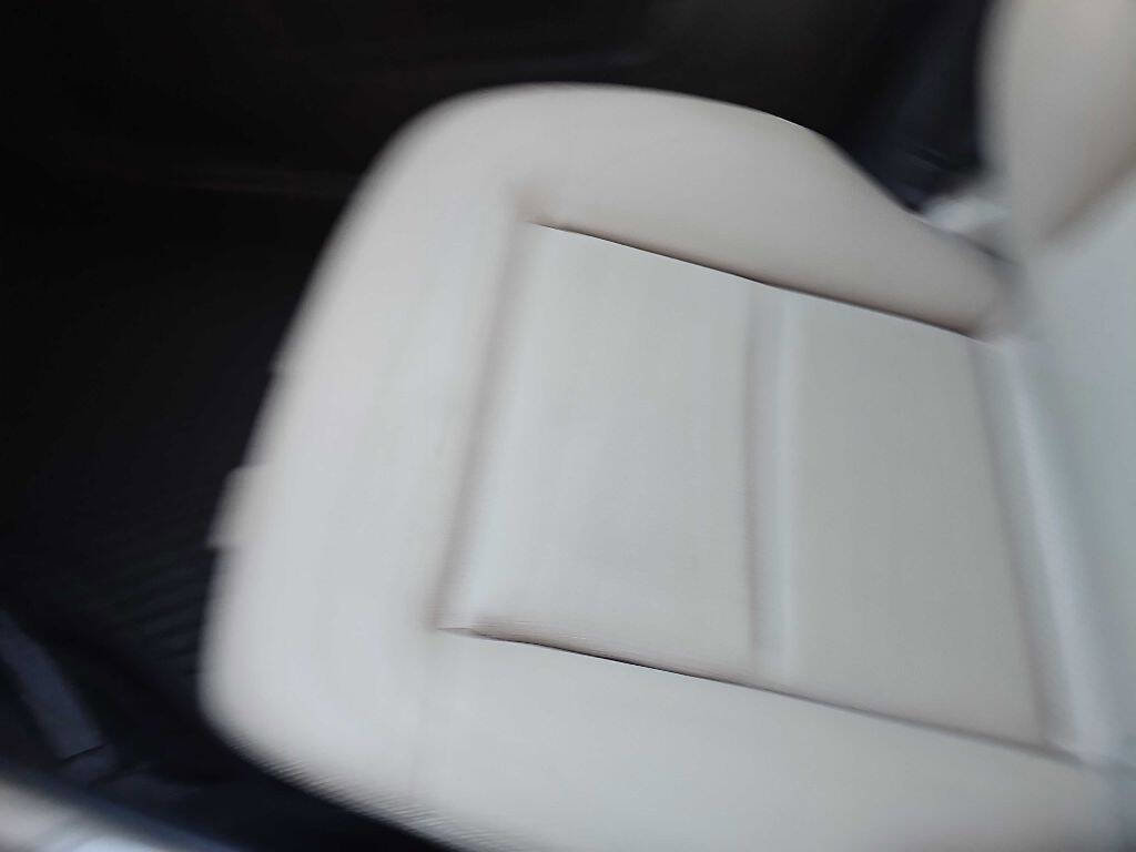 Used 2011 Mercedes-Benz E 350 4MATIC Sedan image 28