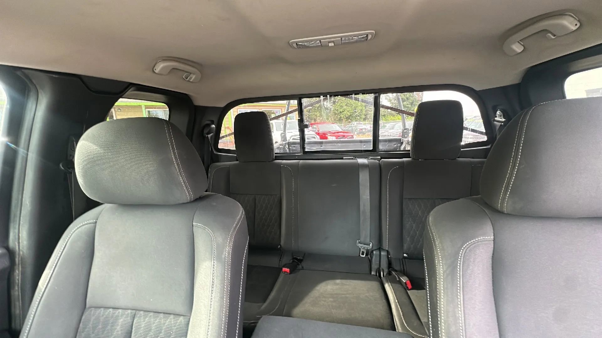 Used 2017 Nissan Titan SV image 10