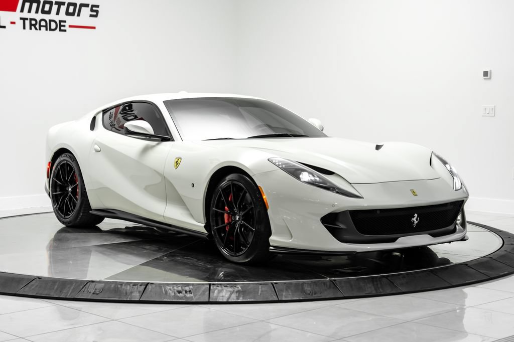 Used 2019 Ferrari 812 Superfast RWD image 3