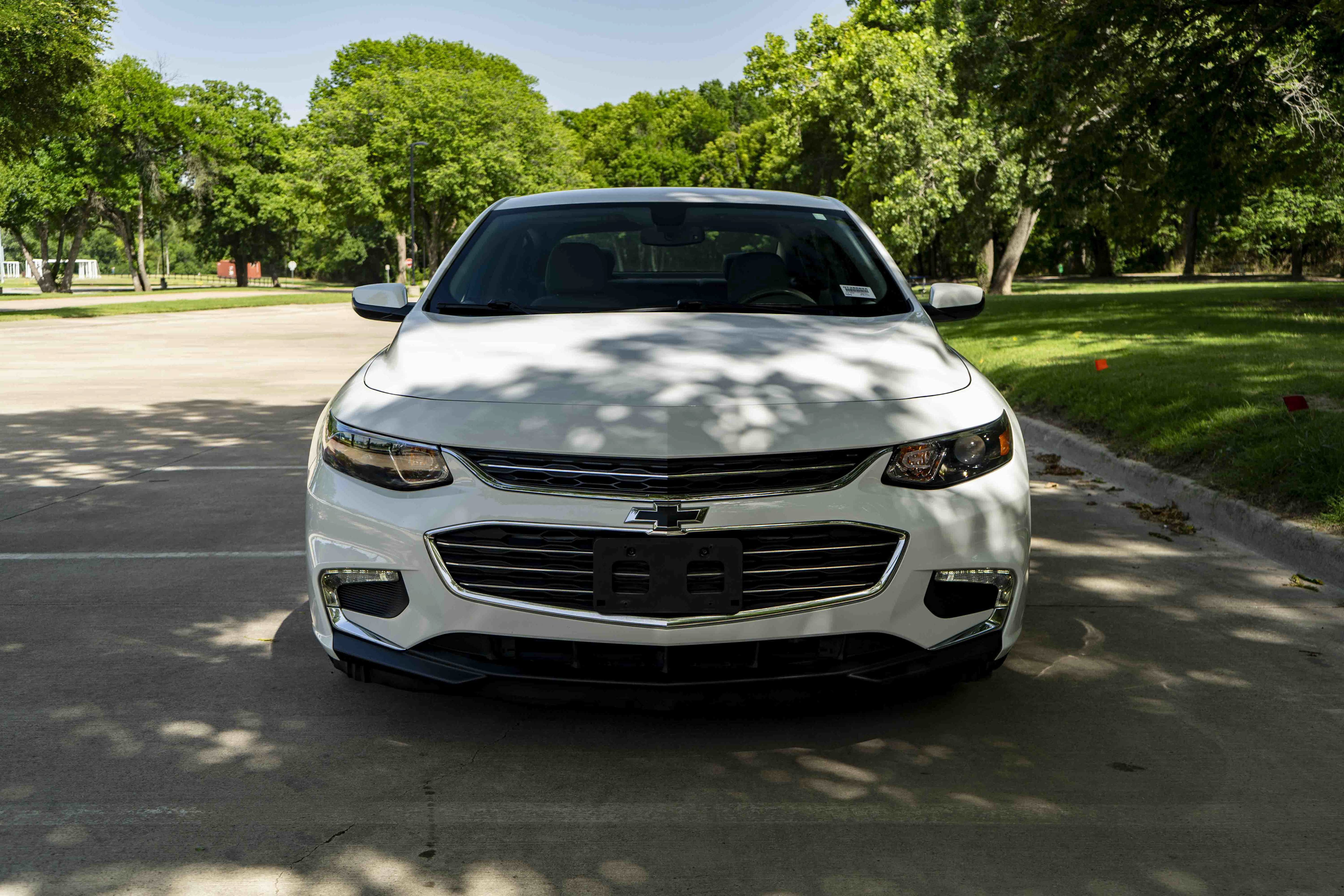 Used 2017 Chevrolet Malibu LT FWD image 3