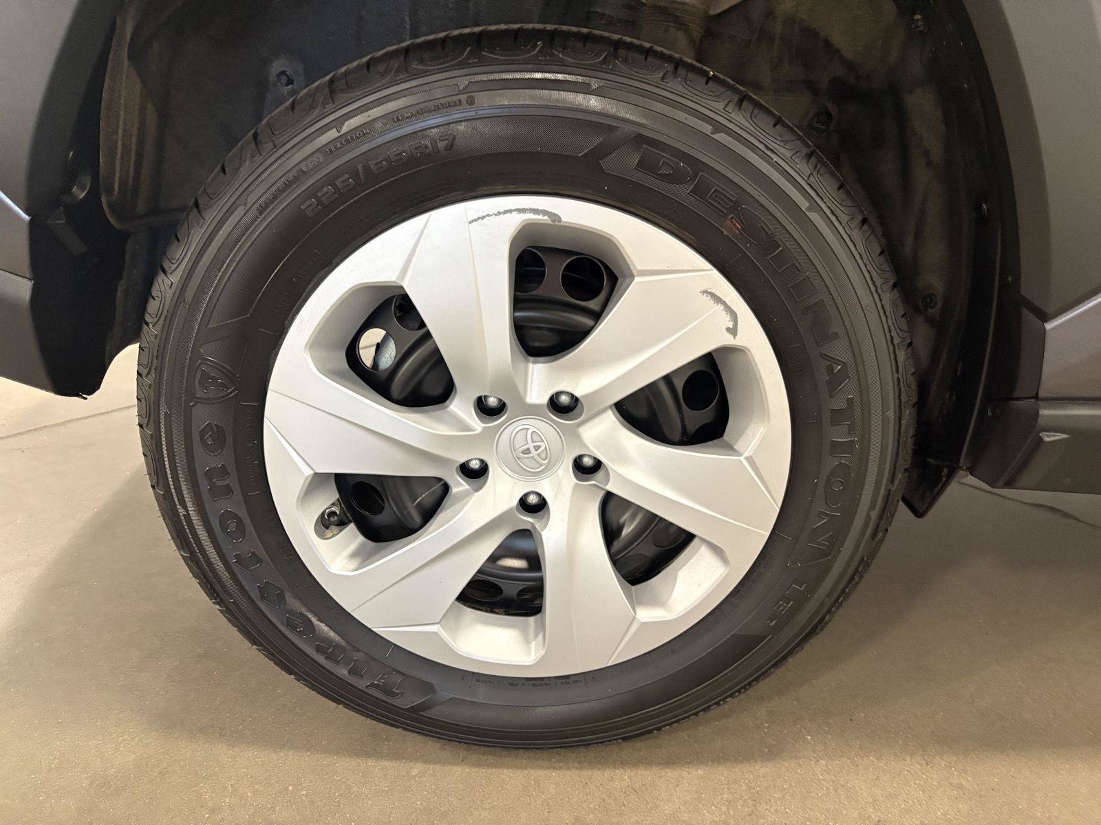Used 2023 Toyota RAV4 LE AWD/4WD image 49