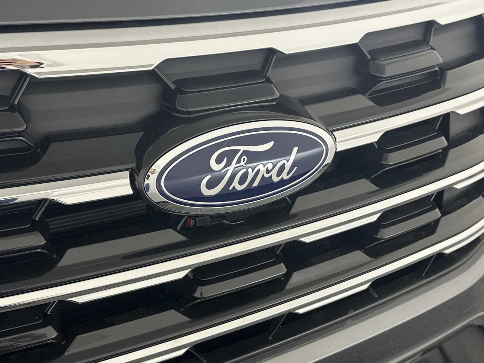 Used 2025 Ford Explorer Active w/ Active Comfort Package RWD image 13