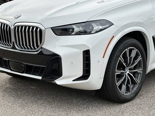 Certified 2024 BMW X5 xDrive40i w/ M Sport Package AWD/4WD image 13