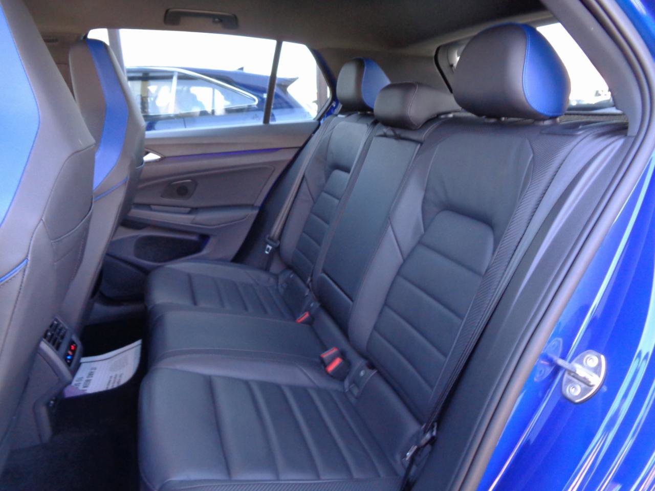 Used 2022 Volkswagen Golf R image 18