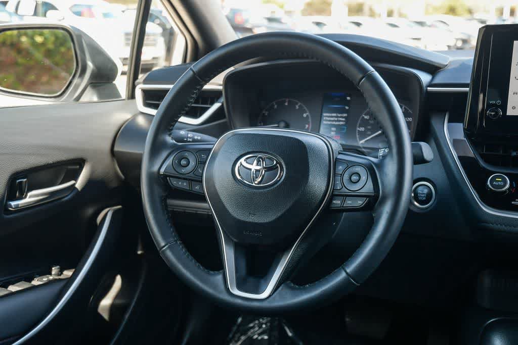 Used 2025 Toyota Corolla SE w/ Convenience Package FWD image 12