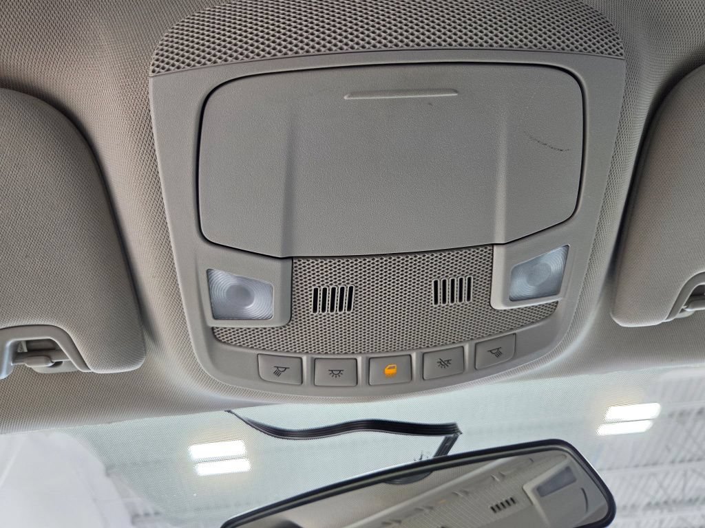 Used 2015 Ford Fusion SE FWD image 38