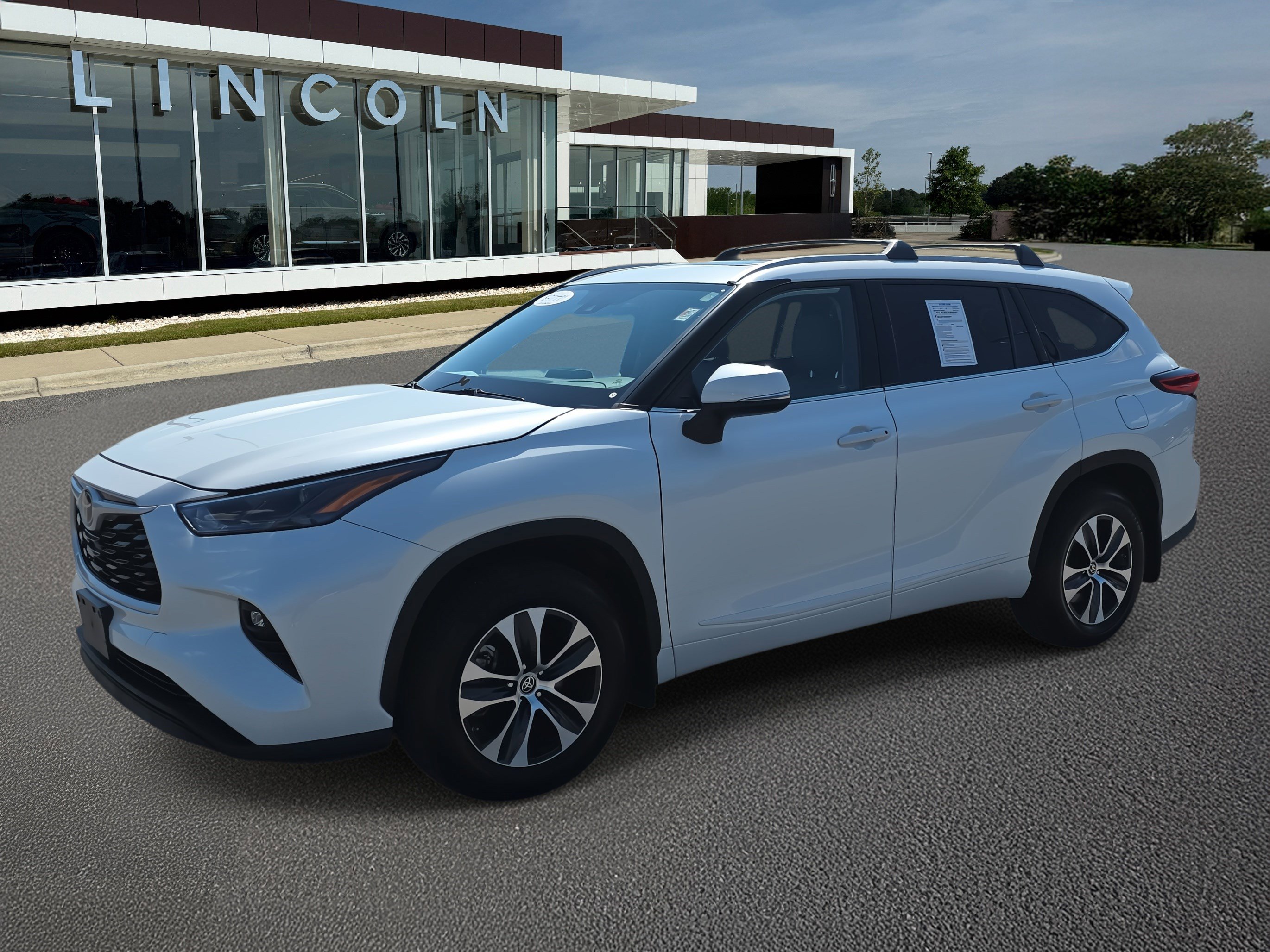 Used 2022 Toyota Highlander XLE