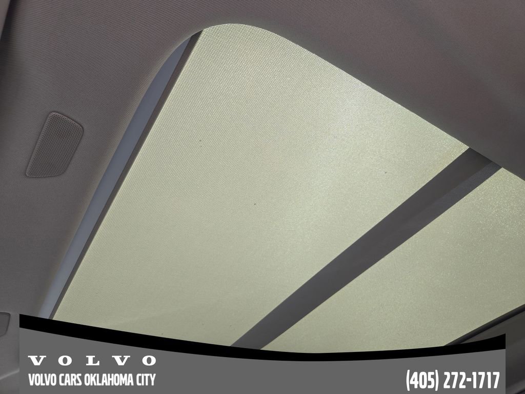 Certified 2024 Volvo XC60 B5 Ultimate w/ Protection Package Premier image 24