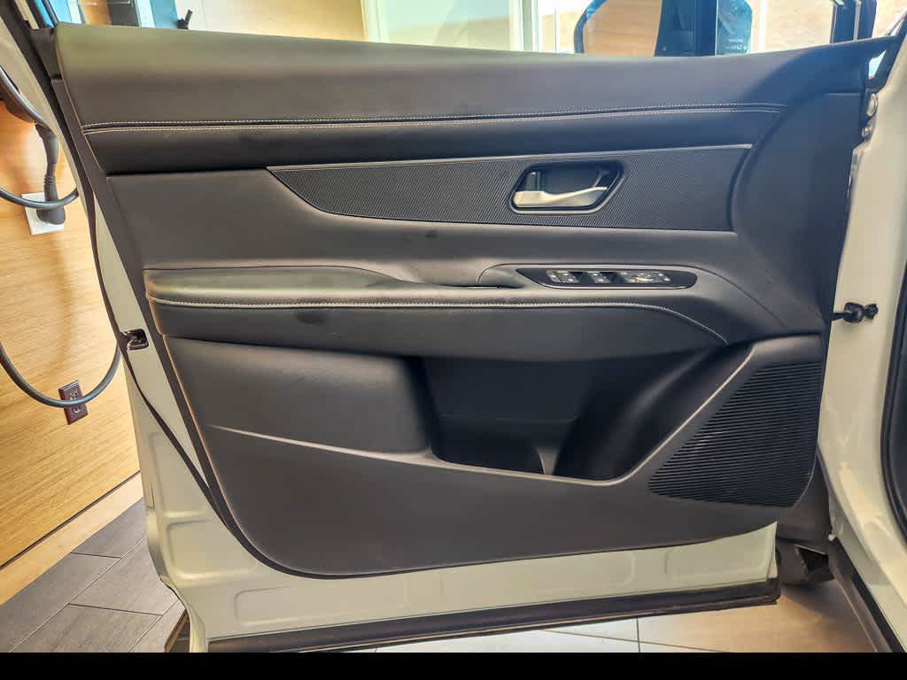 Used 2025 Nissan Murano SV AWD/4WD image 19