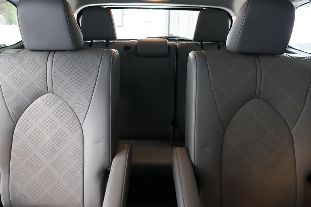 Used 2021 Toyota Highlander Platinum AWD/4WD image 26
