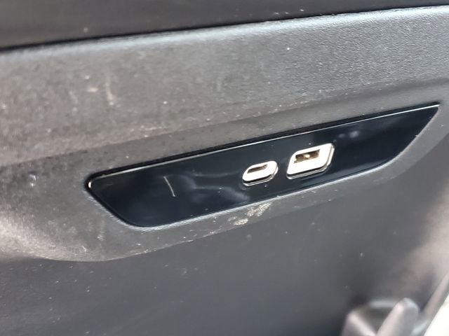 Certified 2024 Chrysler Pacifica Touring-L image 23