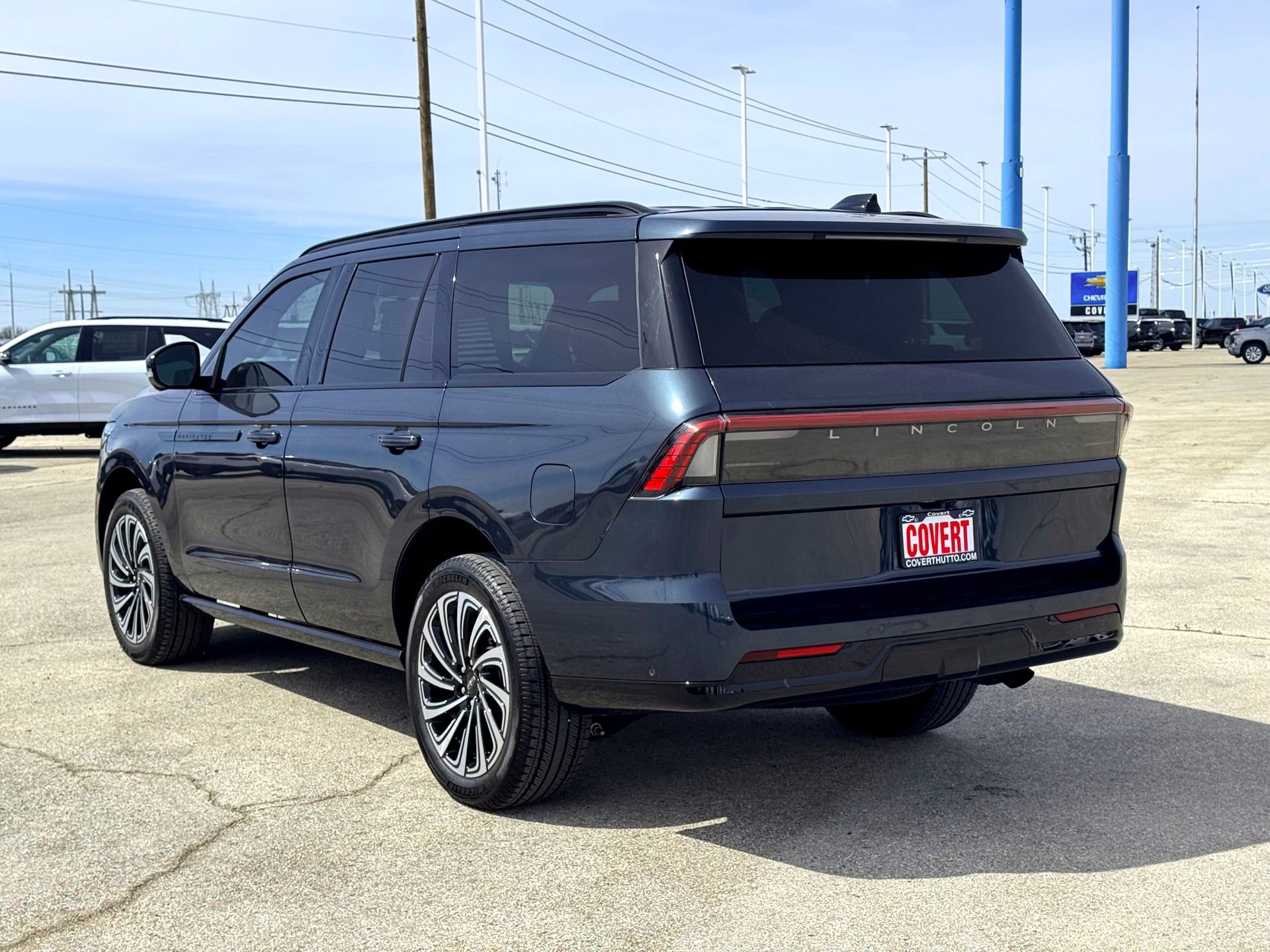 Used 2025 Lincoln Navigator Reserve w/ Jet Appearance Package image 11