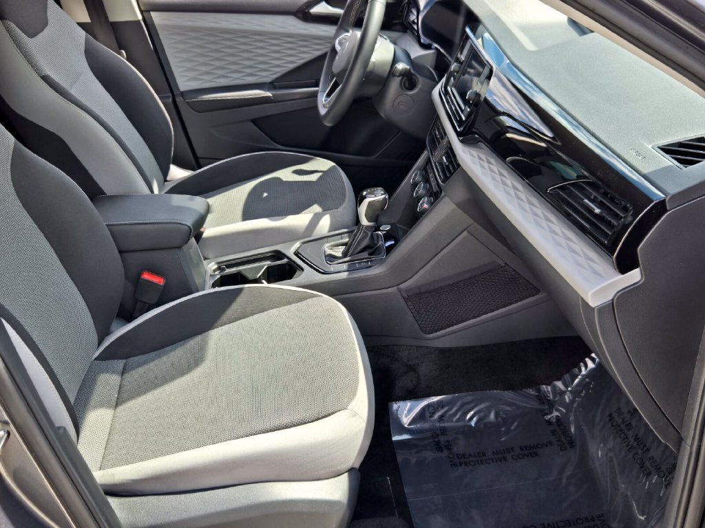 Certified 2024 Volkswagen Taos S FWD image 17