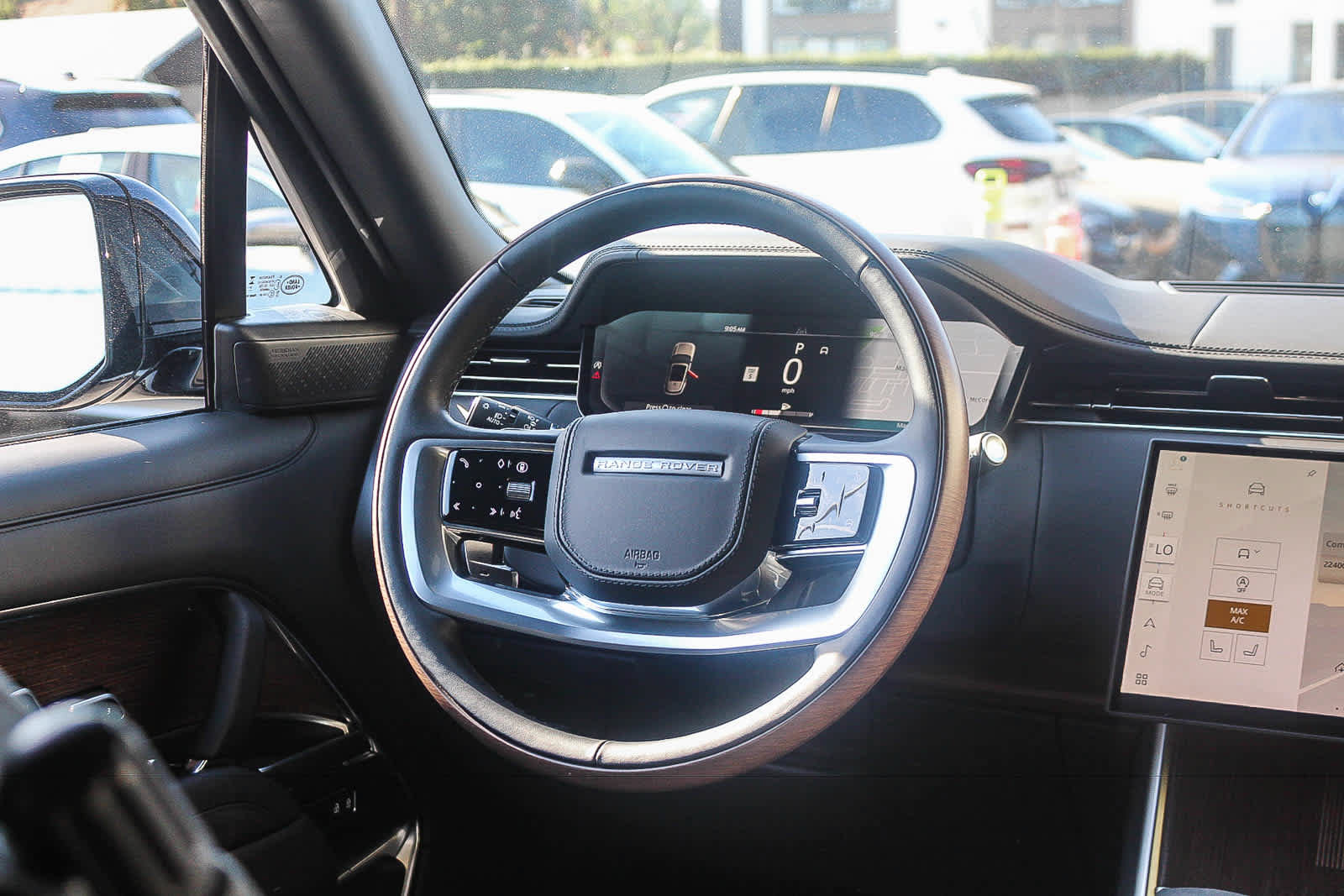 Used 2025 Land Rover Range Rover Long Wheelbase Autobiography AWD/4WD image 12
