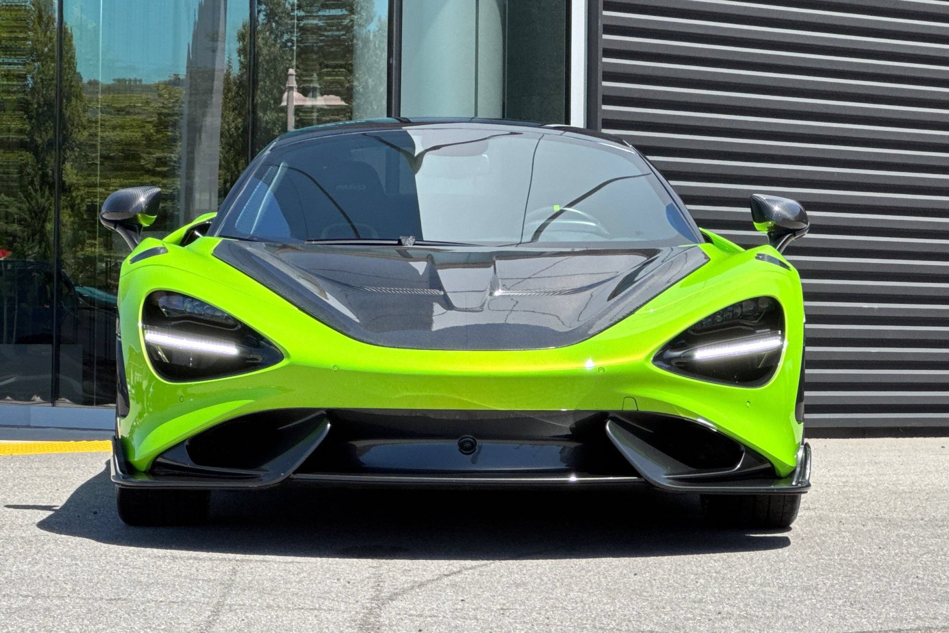 Used 2022 McLaren 765LT RWD image 11