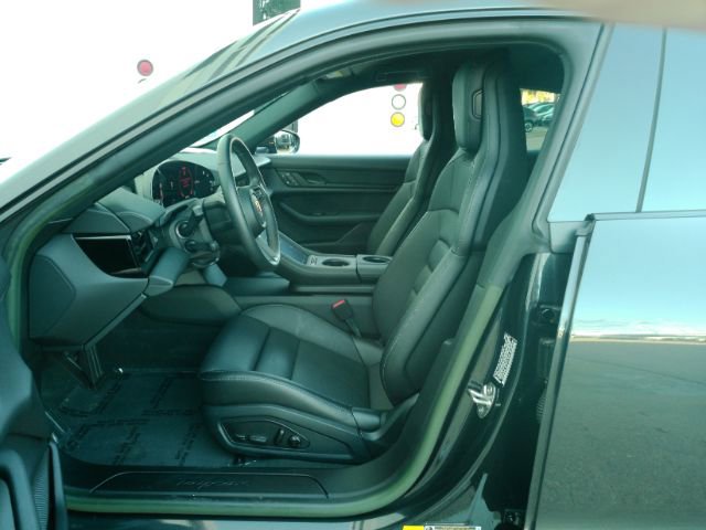 Used 2023 Porsche Taycan image 12