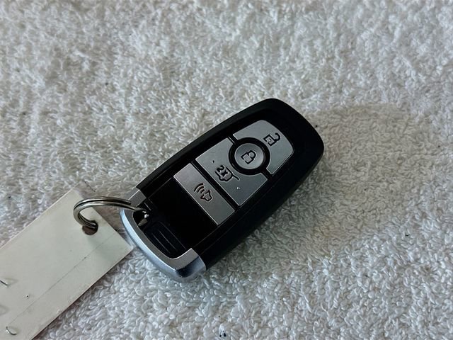 Used 2022 Ford Explorer XLT image 28