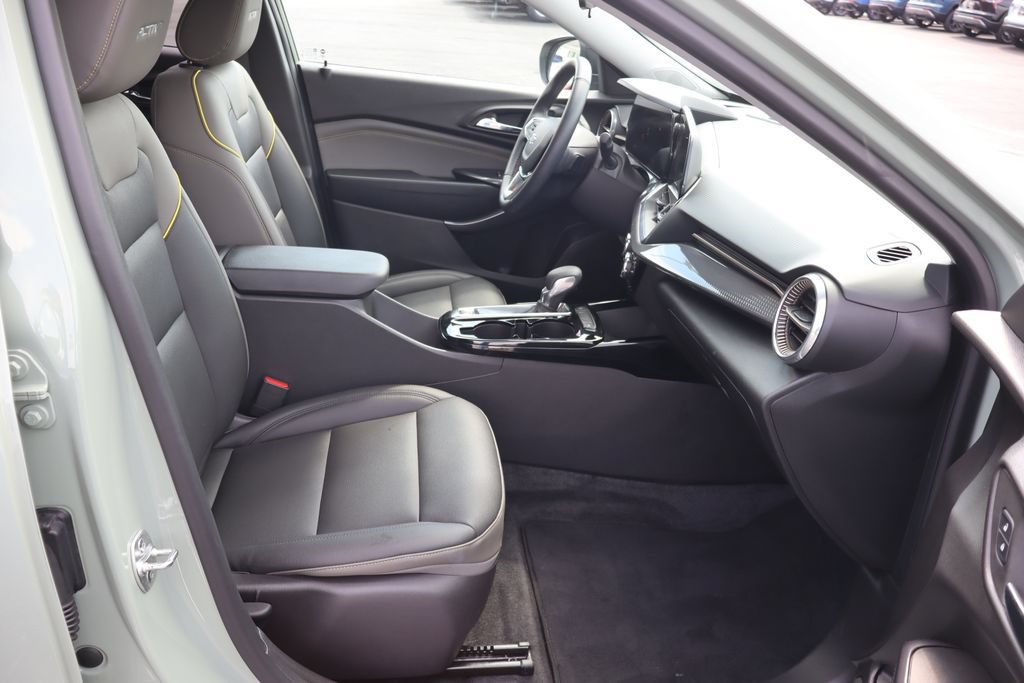 Used 2024 Chevrolet Trax ACTIV w/ Driver Confidence Package FWD image 18