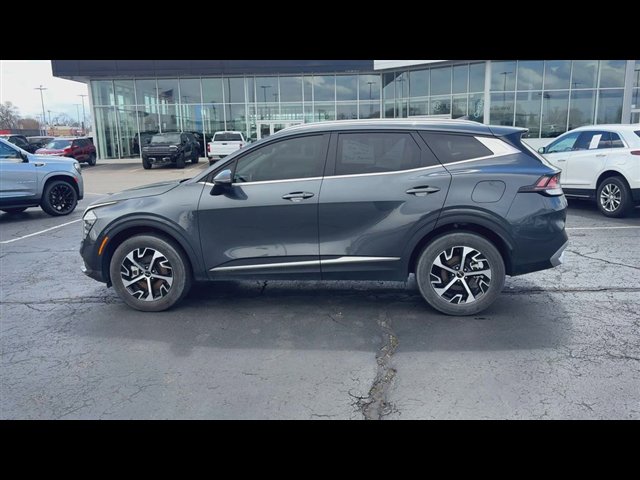 Used 2024 Kia Sportage EX image 5