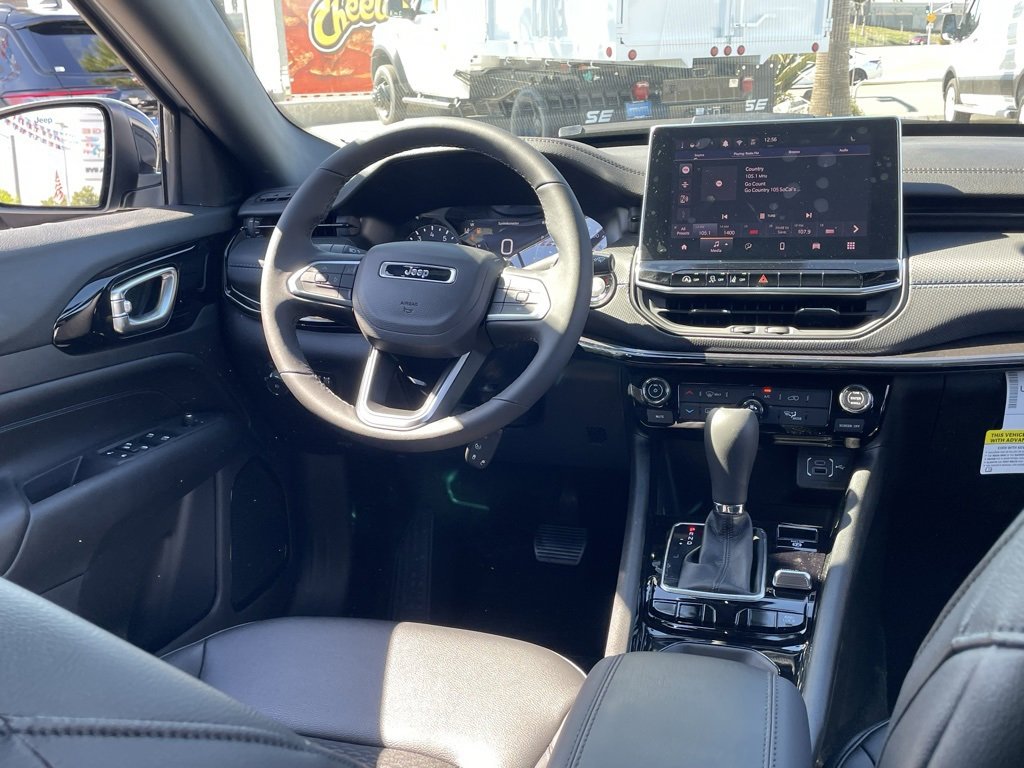 New 2026 Jeep Compass Latitude image 22