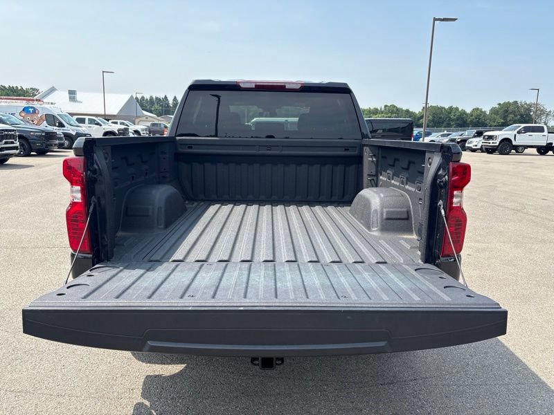 Used 2024 Chevrolet Silverado 1500 LT AWD/4WD image 9