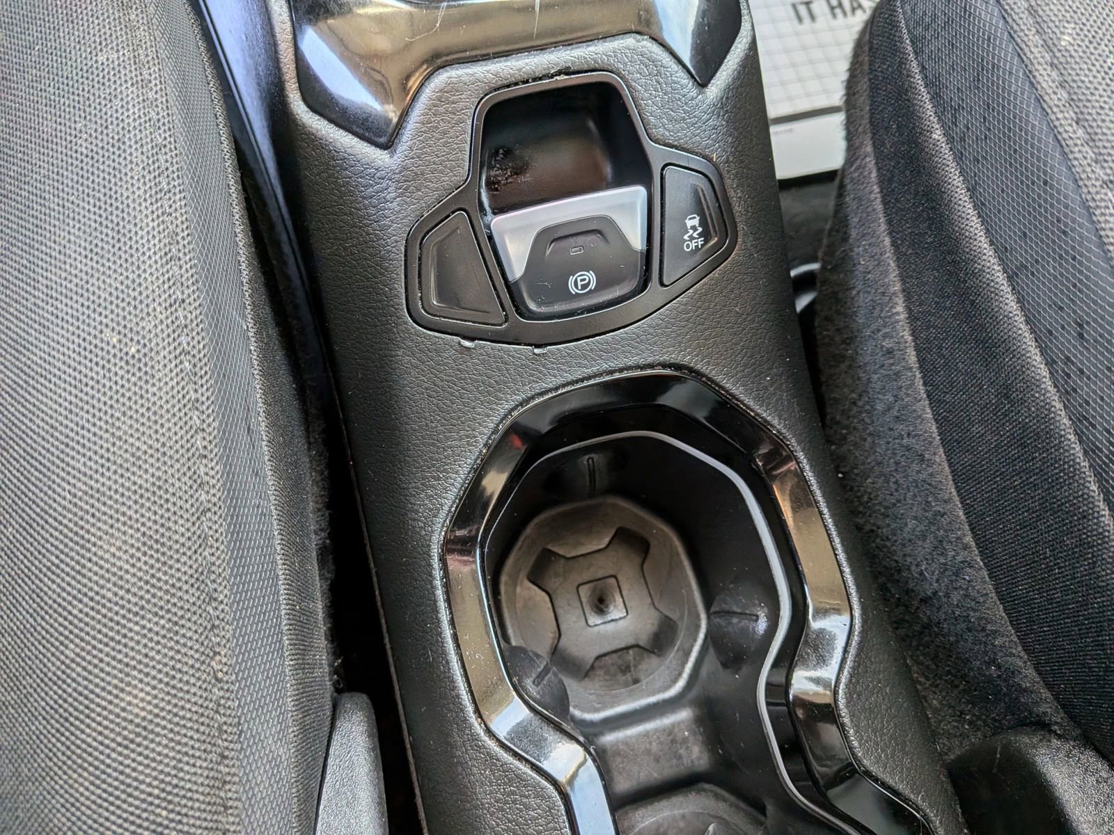 Used 2016 Jeep Renegade Latitude AWD/4WD image 59