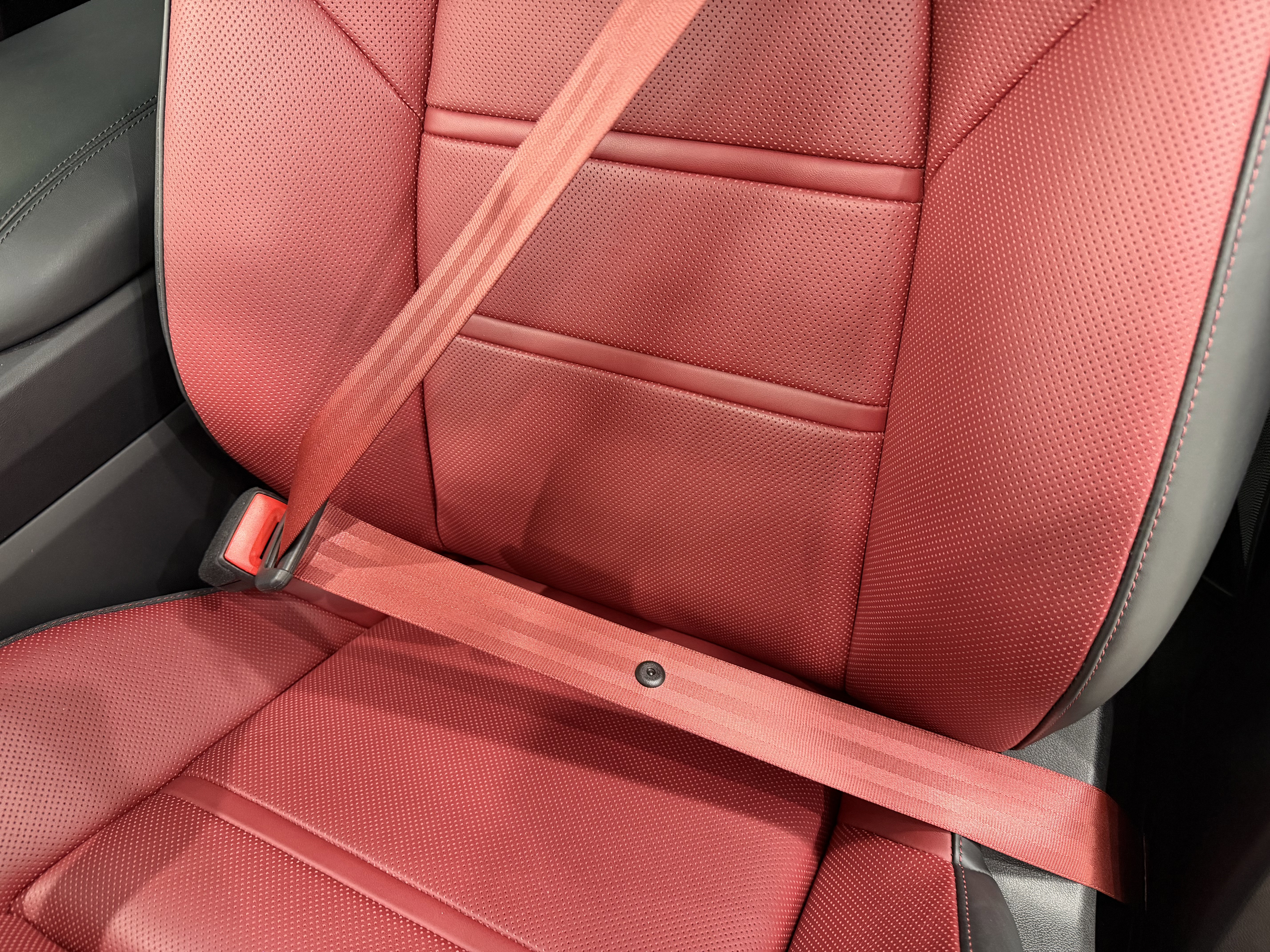 Certified 2026 Porsche Cayenne GTS image 35