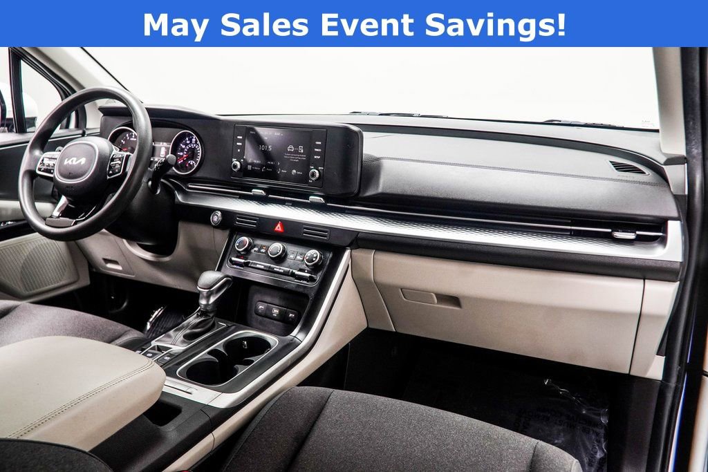 Used 2024 Kia Carnival LX FWD image 16