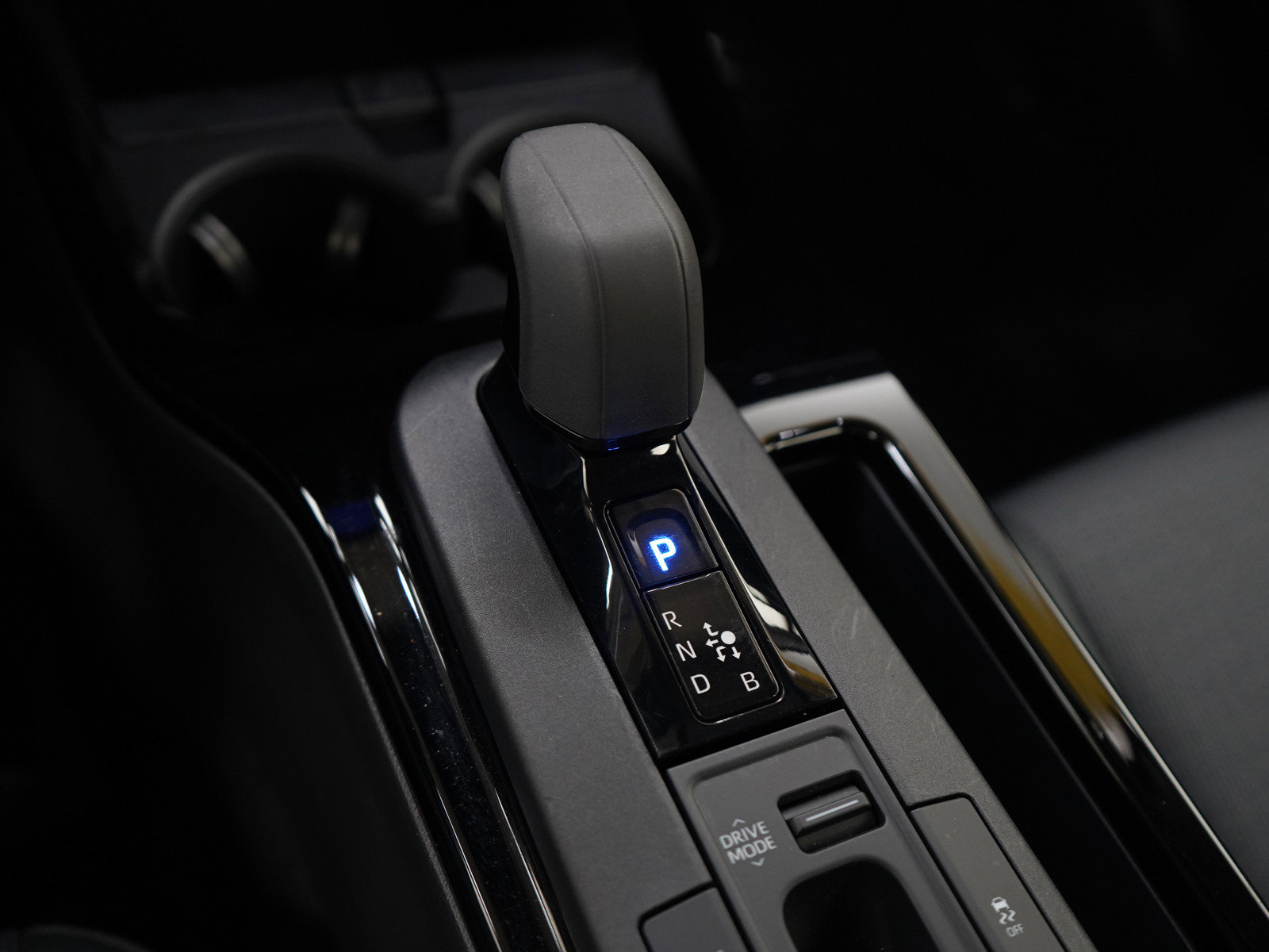 Used 2025 Toyota Prius LE image 23