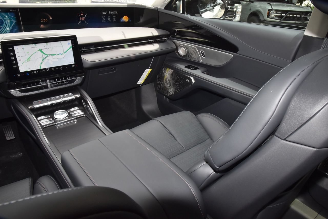New 2026 Lincoln Nautilus Reserve AWD/4WD image 24