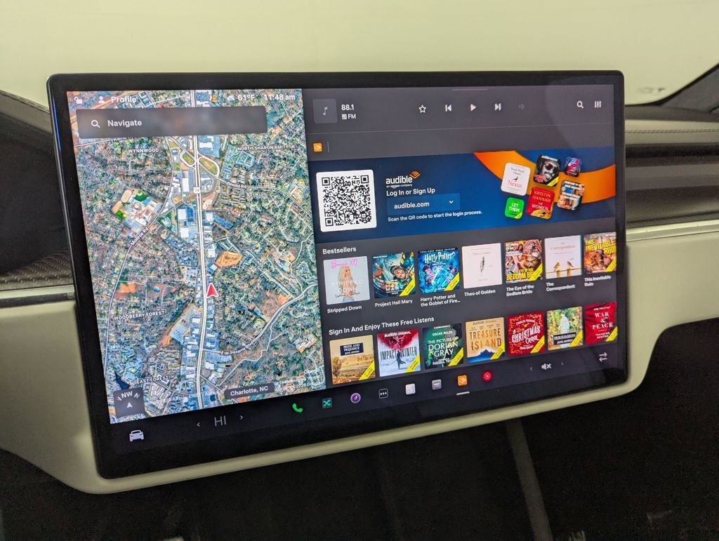 Used 2022 Tesla Model X Plaid image 47