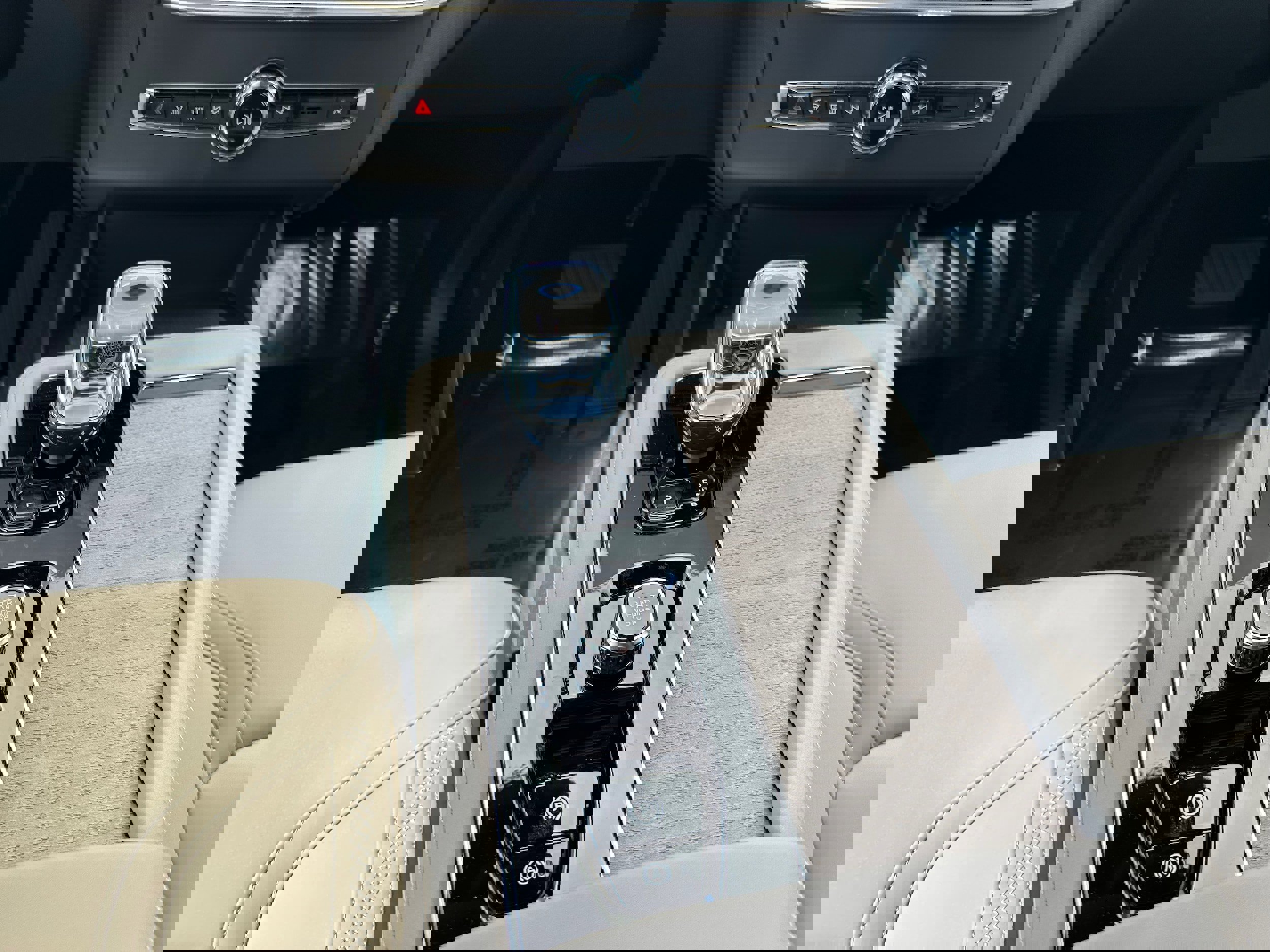 New 2026 Volvo XC90 B5 Plus image 14