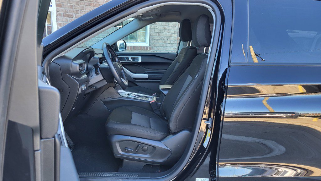 Used 2022 Ford Explorer XLT image 17