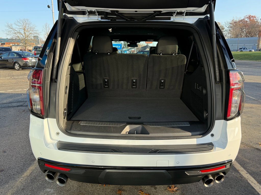 Certified 2024 Chevrolet Suburban Z71 w/ Off-Road Capability Package image 5