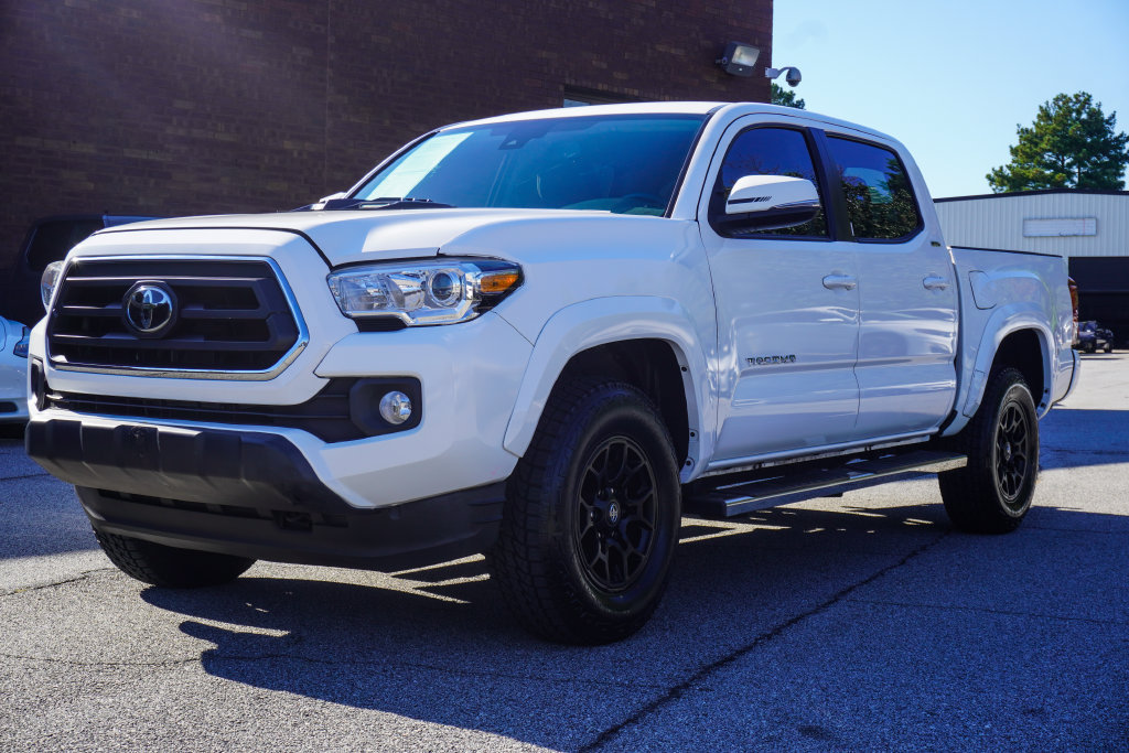 Used 2022 Toyota Tacoma SR5 w/ Technology Package RWD image 4
