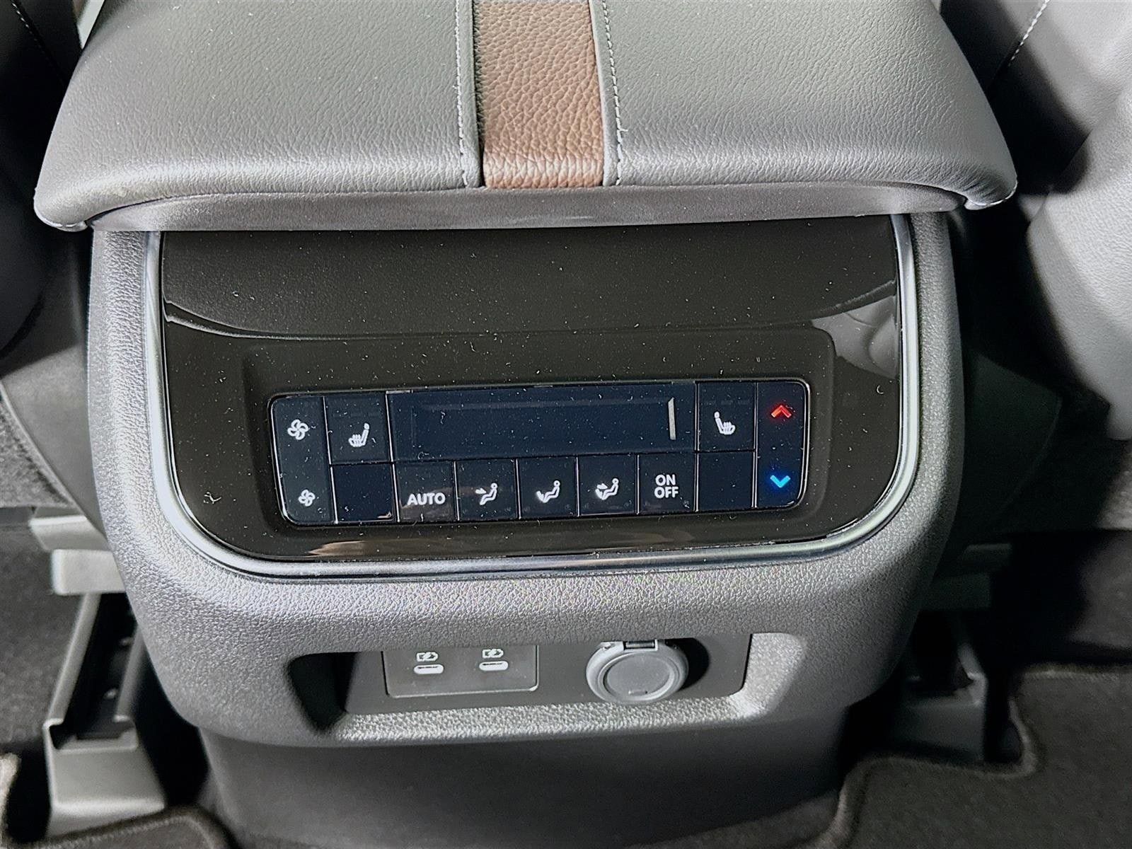 New 2026 Nissan Armada Platinum RWD image 27