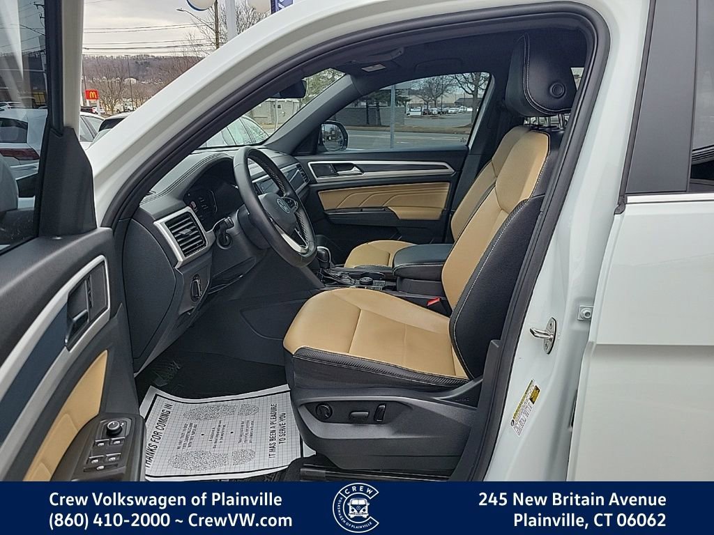 Certified 2022 Volkswagen Atlas Cross Sport SE w/ Panoramic Sunroof Package image 14