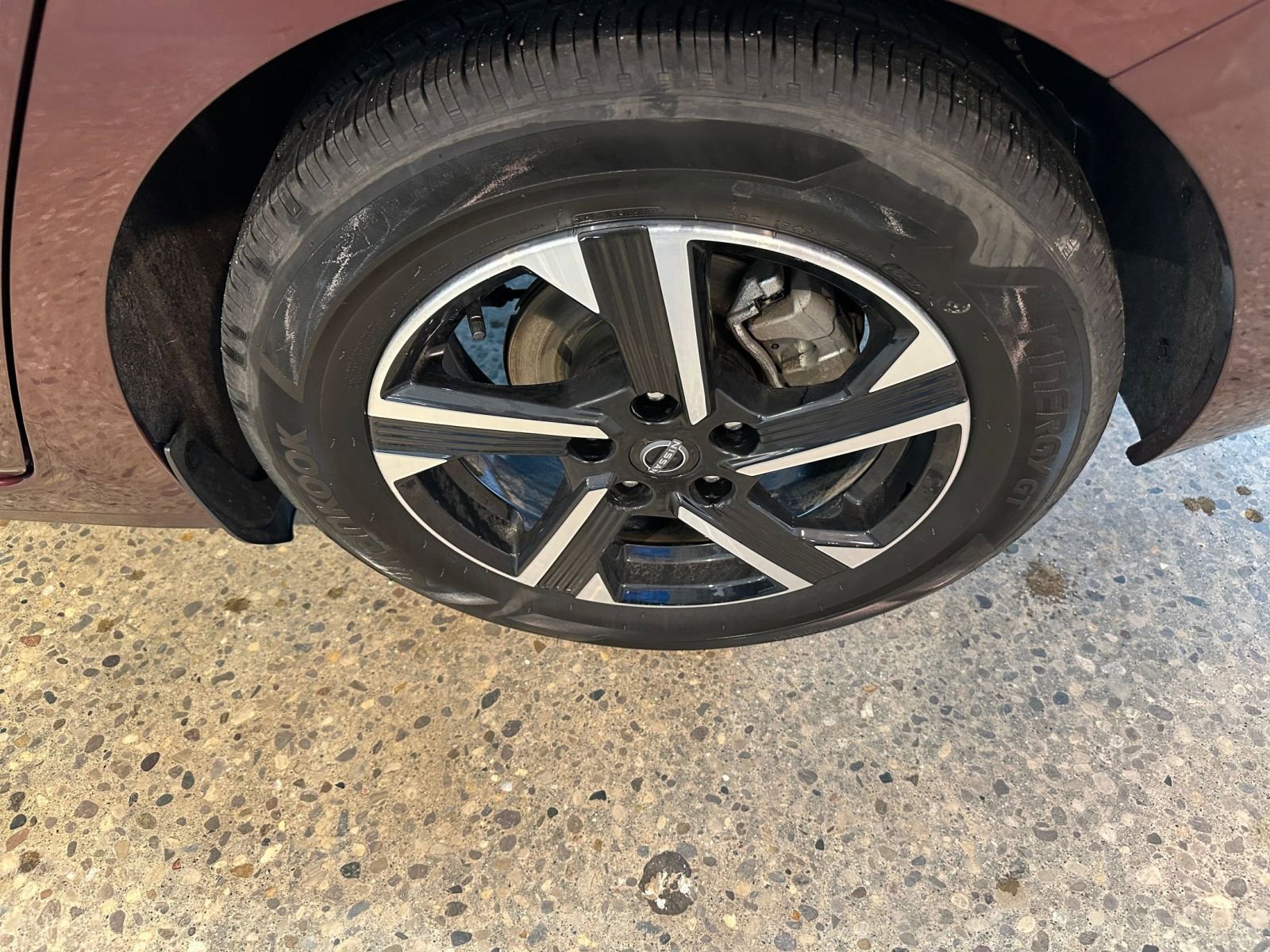 Used 2025 Nissan Sentra SV image 29