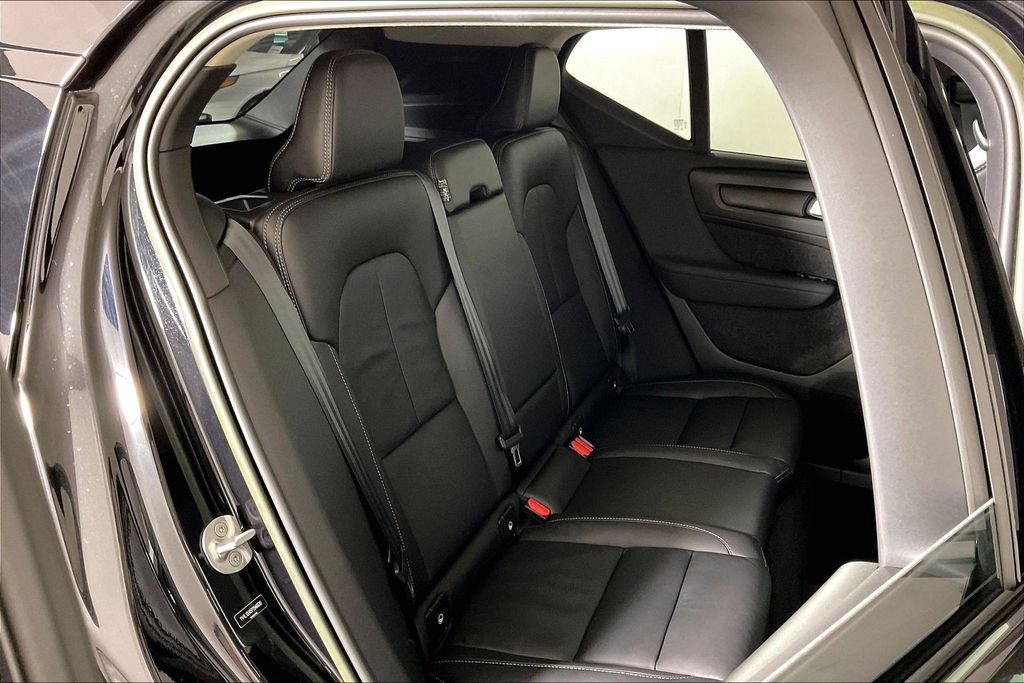 Used 2023 Volvo XC40 B5 Ultimate w/ Protection Package Premier AWD/4WD image 26