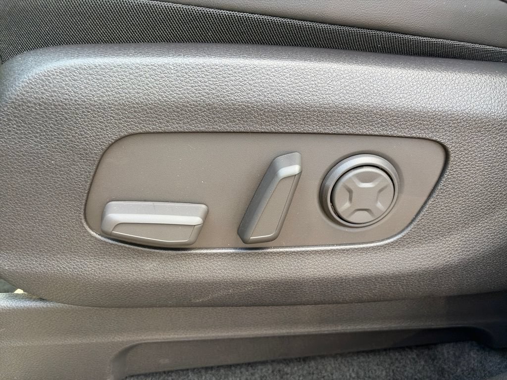 New 2027 Kia Carnival FWD image 15