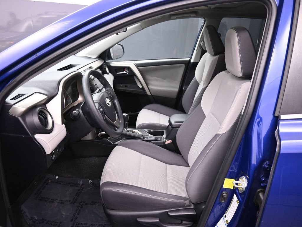 Used 2014 Toyota RAV4 XLE image 19