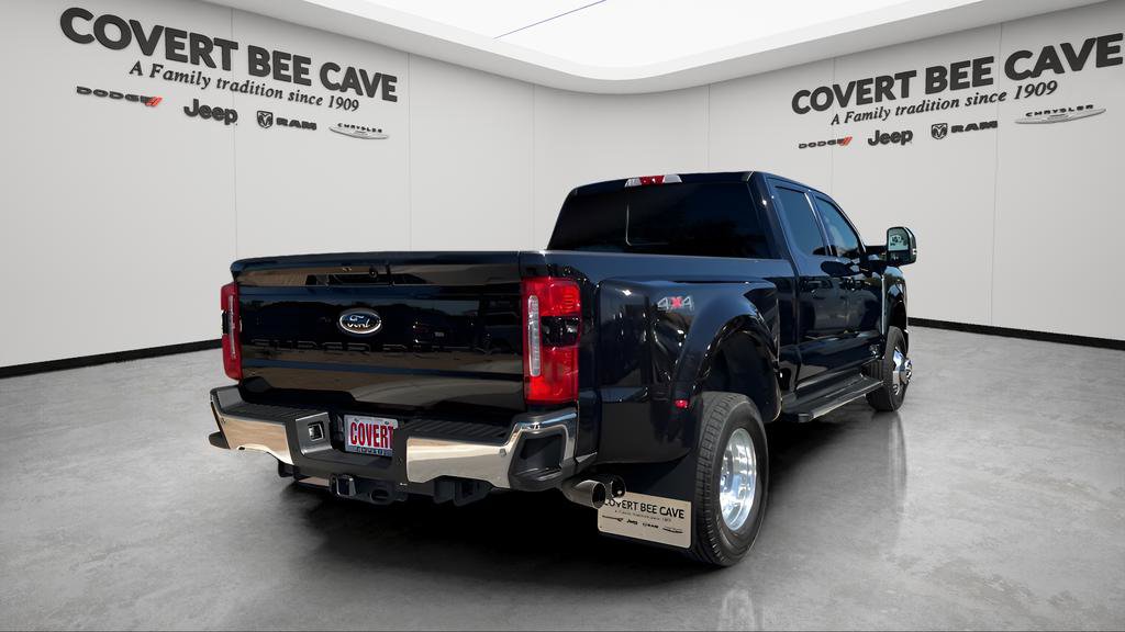 Used 2023 Ford F350 Lariat w/ Snow Plow Prep Package image 9