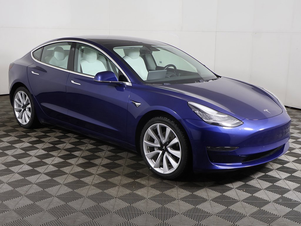 Used 2019 Tesla Model 3 Standard Range Plus image 2