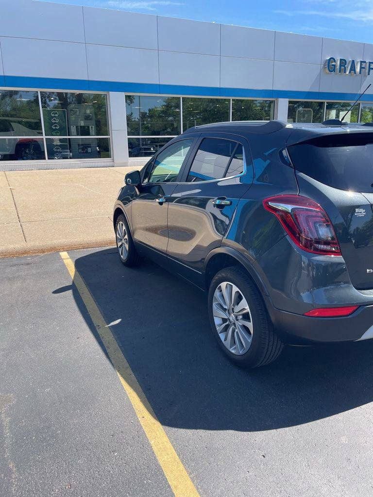 Used 2017 Buick Encore Essence AWD/4WD image 2