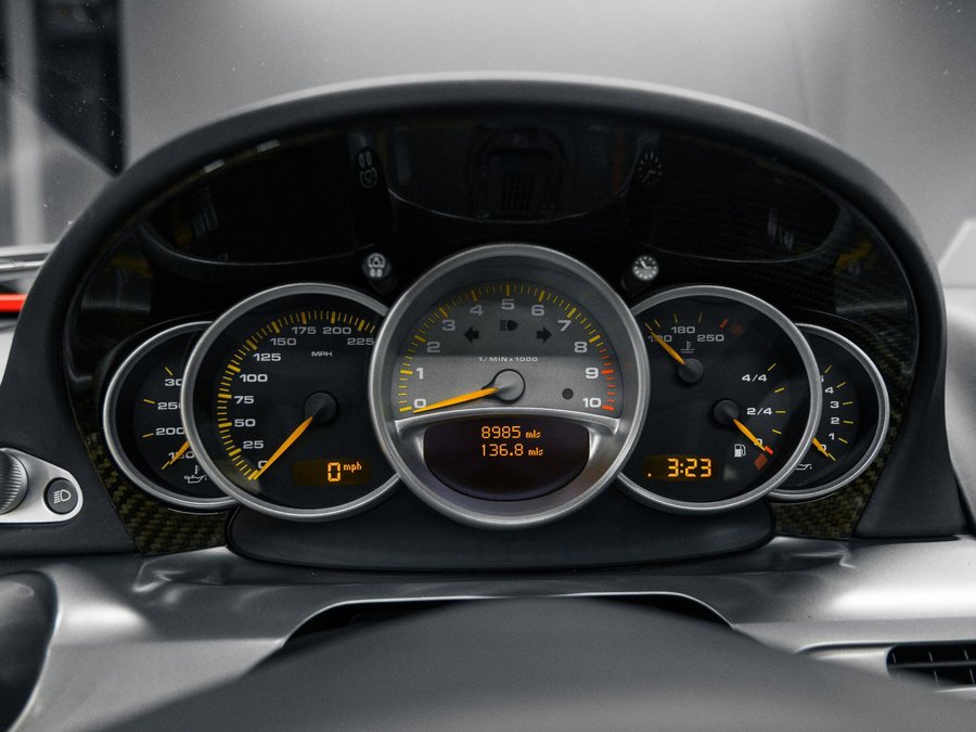 Used 2005 Porsche Carrera GT RWD image 21