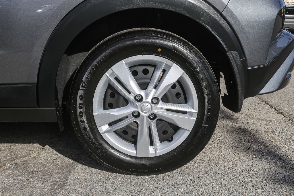 Certified 2025 Nissan Kicks Play S image 10