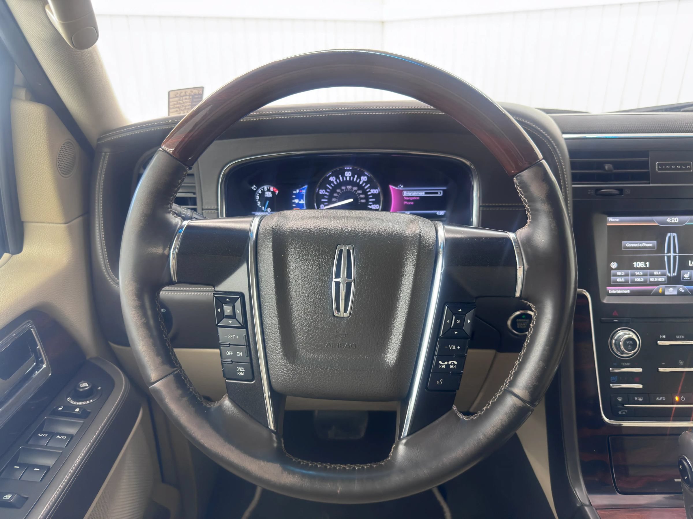 Used 2015 Lincoln Navigator L 2WD w/ Equipment Group 101A Reserve image 20