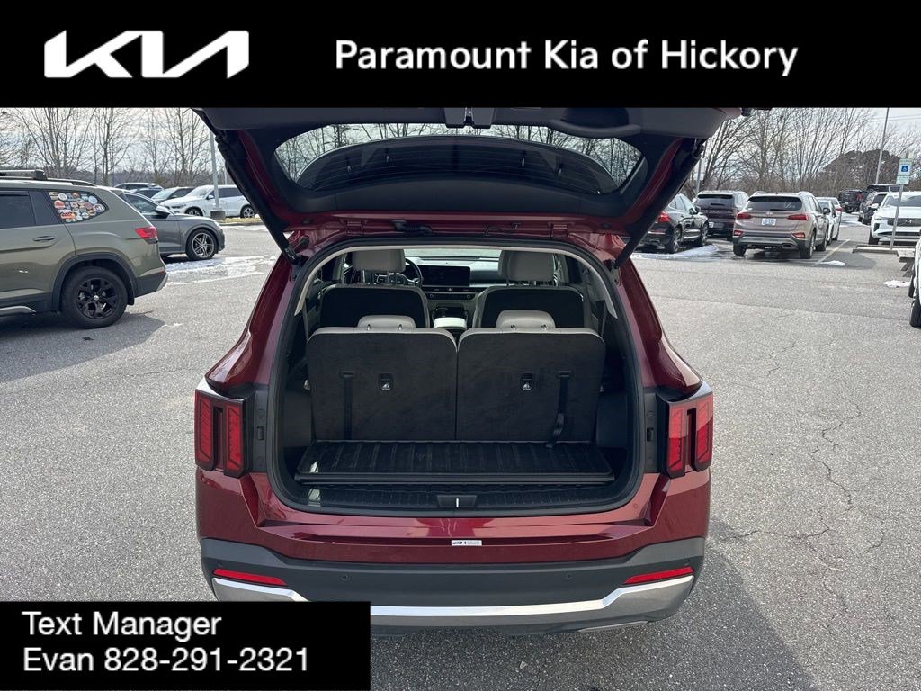 Used 2024 Kia Sorento EX w/ Panoramic Sunroof Package image 10