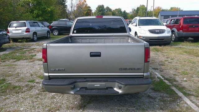 Used 2001 Chevrolet S10 Pickup LS w/ Preferred Equipment Group RWD image 4