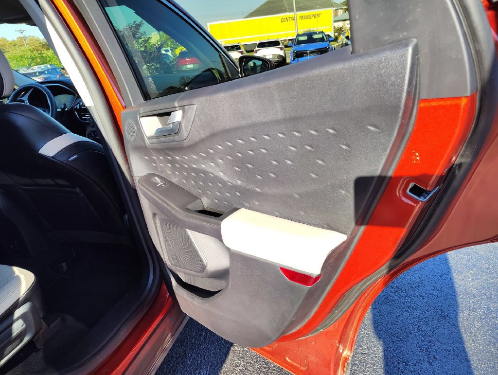 Used 2020 Ford Escape Titanium AWD/4WD image 23